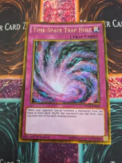Yugioh Time-Space Trap Hole PGL3-EN039 Gold Secret Rare 1st Edition Near Mint - Image 1
