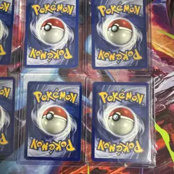 Pokemon Trading Card Game: 10 Card Bundle 28 (Mixed Languages/No Duplicates) - Image 5