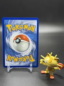 Eevee 48/68 Pokemon Hidden Fates Holo - NM - Image 2