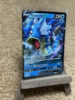Gyarados V 028/203 Pokemon Card Evolving Skies Ultra Rare Holo NM - Image 2
