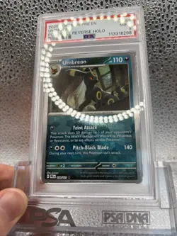 2025 POKEMON PRE EN-PRISMATIC EVOLUTIONS POKE BALL REVERSE HOLO UMBREON PSA 9 - Image 3