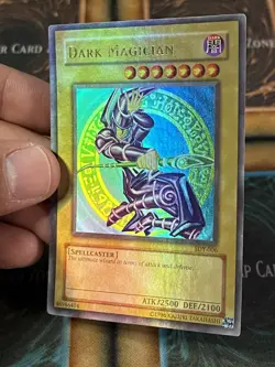 Yugioh Dark Magician SDY-006 FULL FOIL BLEED Unlimtied Holo Misprint - Image 3
