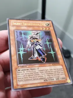 Yugioh Silent Swordsman LV3 RDS-EN009 Ultimate Rare 1st Edition NM - Image 2