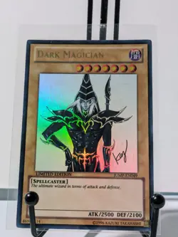 Yogioh Cards Dark Magician JUMP-EN049 Ultra Rare Yugioh Card Vintage - Image 1