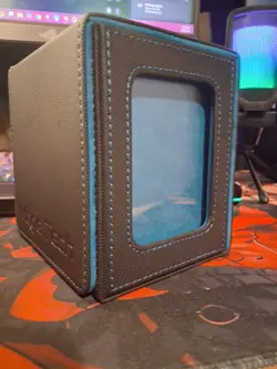 Luxurious MTG Commander Card Deck Box - 100-Sleeve Capacity in Enigma Black/Blue - Image 1