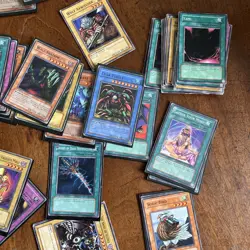 Yu-gi-oh / Yugioh Card Bundle - 1996 1st Edition Holo Common Sleeves - Image 3