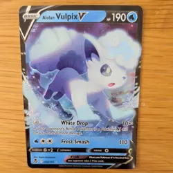 ALOLAN VULPIX V 033/195 POKEMON CARD (SILVER TEMPEST SET) HALF ART HOLO - Image 1