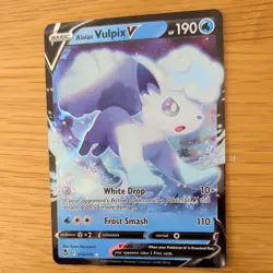 ALOLAN VULPIX V 033/195 POKEMON CARD (SILVER TEMPEST SET) HALF ART HOLO - Image 4