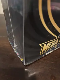 POKEMON TCG MEGA EVOLUTION ETB ELITE TRAINER BOX (LUCARIO) DMG c - Image 3