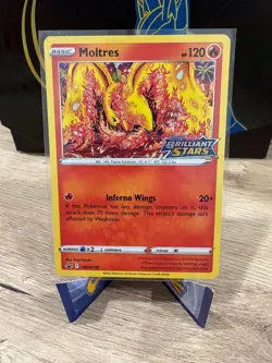 Moltres SWSH185 SWSH: Sword & Shield Promo Cards Holo - Image 1