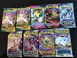 Pokemon TCG Evolving Skies, Fusion Strike, Chilling +++ Booster Packs Lot of 9 - Image 1