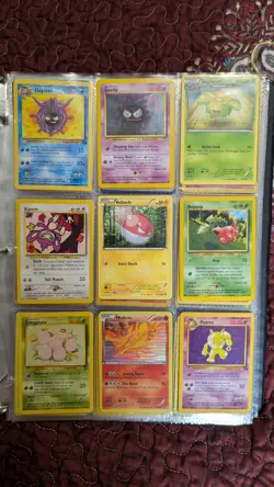 Over 200 Pokemon TCG Trading Cards Lot Holos, No Dupes/Energy, 1st Gen - Image 2
