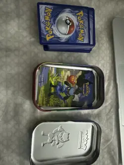 Ascended Heroes Tin and some BULK pokemon cards. Lucario Tin, comes with artwork - Image 1
