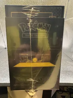 POKEMON SWORD AND SHIELD ZACIAN & ZAMAZENTA ULTRA-PREMIUM COLLECTION BOX SEALED - Image 3