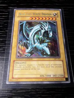 Yu-Gi-Oh TCG Blue-Eyes White Dragon BPT-003 Secret Rare Limited Edition Holo MP - Image 2
