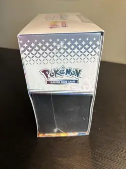 Pokemon TCG Scarlet & Violet Prismatic Evolutions Elite Trainer Box ETB DMG b - Image 4