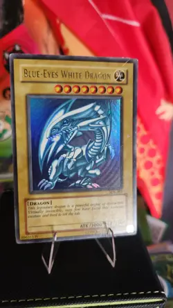 Yu-Gi-Oh Blue-Eyes White Dragon SDK-001 Ultra Rare Unl MP/LP Good Condition - Image 2