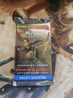 Commander Legends Draft Booster 4 Count, D&D battle for Baldur's Gate, Unopened - Image 1