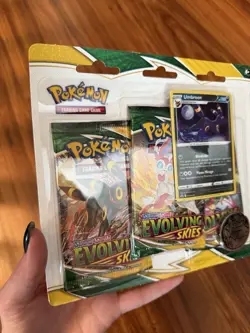 Pokemon TCG: Sword and Shield Evolving Skies - Three Pack Blister Umbreon - Image 3