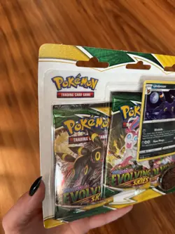 Pokemon TCG: Sword and Shield Evolving Skies - Three Pack Blister Umbreon - Image 4