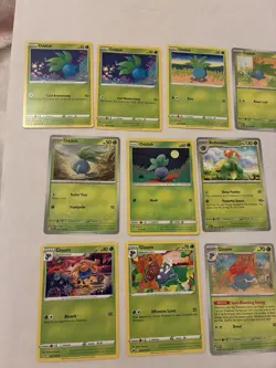 Lot of 10 Oddish Bellosom and Gloom Pokemon Cards - Image 2
