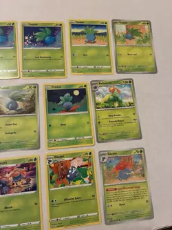 Lot of 10 Oddish Bellosom and Gloom Pokemon Cards - Image 3