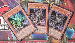 Yu-Gi-Oh! TCG 3x Grapha, Dragon Lord of Dark World SDGU-EN001 1st Edition UR - Image 1