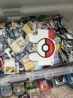Huge Pokemon Lot Some good cards Old and new most are in good condition - Image 3