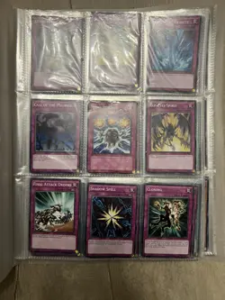 Yugioh cards. Mixed Collection. Includes 137 cards (many trap and spell cards). - Image 2
