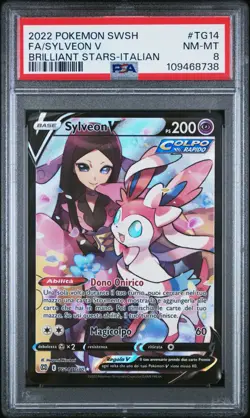Pokemon PSA 8 Sylveon V #TG14 Full Art Astri Lucenti 2022 Italiano - Image 2