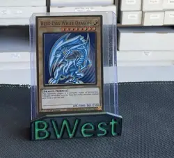 YuGiOh 2020 Blue-Eyes White Dragon MAGO-EN001 Maximum Gold NM Near Mint - Image 1