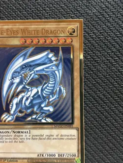 YuGiOh 2020 Blue-Eyes White Dragon MAGO-EN001 Maximum Gold NM Near Mint - Image 4