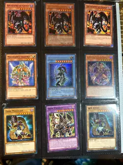 Yugioh Collection Binder vintage lot Mostly Holo Cards Blue Eyes Dark Magician - Image 3