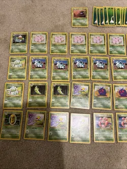 Pokemon Base Set 385 Card Lot. Regular, First Edition, and Shadowless cards - Image 4