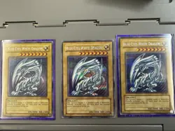 Yu-Gi-Oh vintage Card Lot, 3x DDS-001 Blue-Eyes White Dragon, Dark Magician, etc - Image 3
