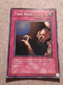 Yu-Gi-Oh Trap Hole WAVY Unlimited LOB NM - Image 1