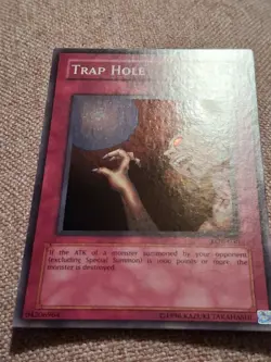 Yu-Gi-Oh Trap Hole WAVY Unlimited LOB NM - Image 2