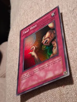 Yu-Gi-Oh Trap Hole WAVY Unlimited LOB NM - Image 5