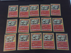 (15) Reshiram 002/025 Holo Celebrations Pokemon TCG Invest - Image 1
