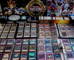 Yugioh Sammlung 100 Karten + Rare Holo Secret Ultra Rare NM zum SUPER PREIS 😀#, - Image 1