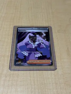 Pokemon TCG Jacinthe Trainer Full Art Holo 110/088 Protected Day1 In Ultra Pro - Image 1