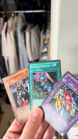Yu-Gi-Oh Vintage Super Rare Lot D.D. Warrior Lady DCR Giant Trunade SRL Holo - Image 2