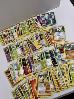 Lot 150 Mixed POKEMON Cards - Image 1