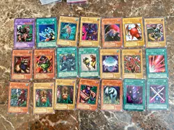 Vintage Yugioh Lot 1996 1st Eds Foils Rares Japanese 550+ Cards - Image 4