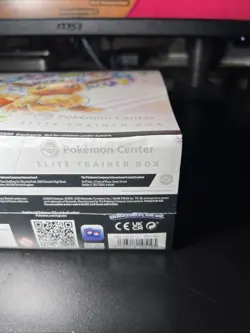 *DENT* Pokemon Center Exclusive Prismatic Evolutions Elite Trainer Box - ETB - Image 3