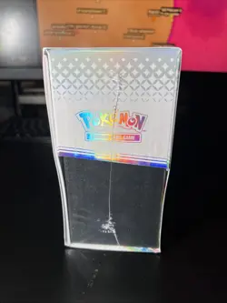 *DENT* Pokemon Center Exclusive Prismatic Evolutions Elite Trainer Box - ETB - Image 4