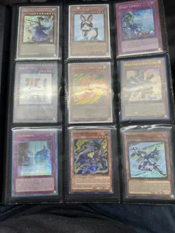 Huge Yu-Gi-Oh card binder lot – approximately 700 cards total All HOLO And Rare - Image 5