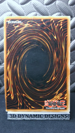 | Yugioh Blue-Eyes White Dragon SDK-001 Ultra Rare Starter Deck Kaiba DMG 🔥 | - Image 4