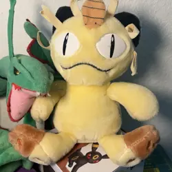 Pokemon Huge Lot Plush Figures Charizard Rayquaza Meowth Funko Victini VTG Pin - Image 3