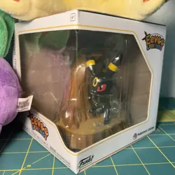 Pokemon Huge Lot Plush Figures Charizard Rayquaza Meowth Funko Victini VTG Pin - Image 4